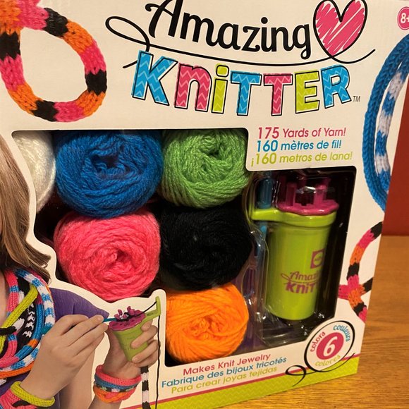 Alex Amazing Knitter - Picture 4 of 4